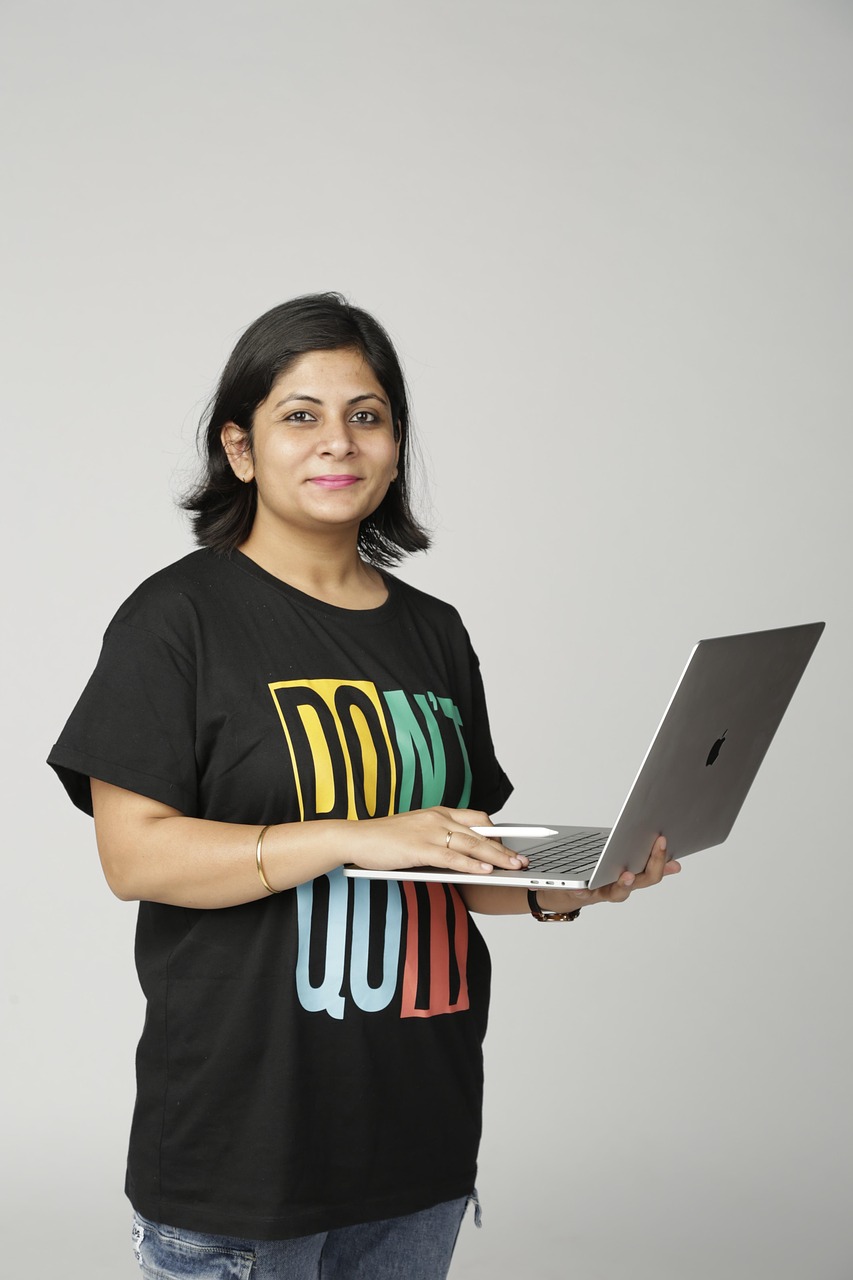 woman, portrait, shallunarula, shallu narula, f1 digitals, professional girl, business girl, laptop girl, cofounder, founder, startup, indian girl, graphic designer, freelancer, idea, working, women, confident, macbook, tab girl